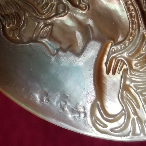 Vintage Cameo Pendant - Picture 4 of 10